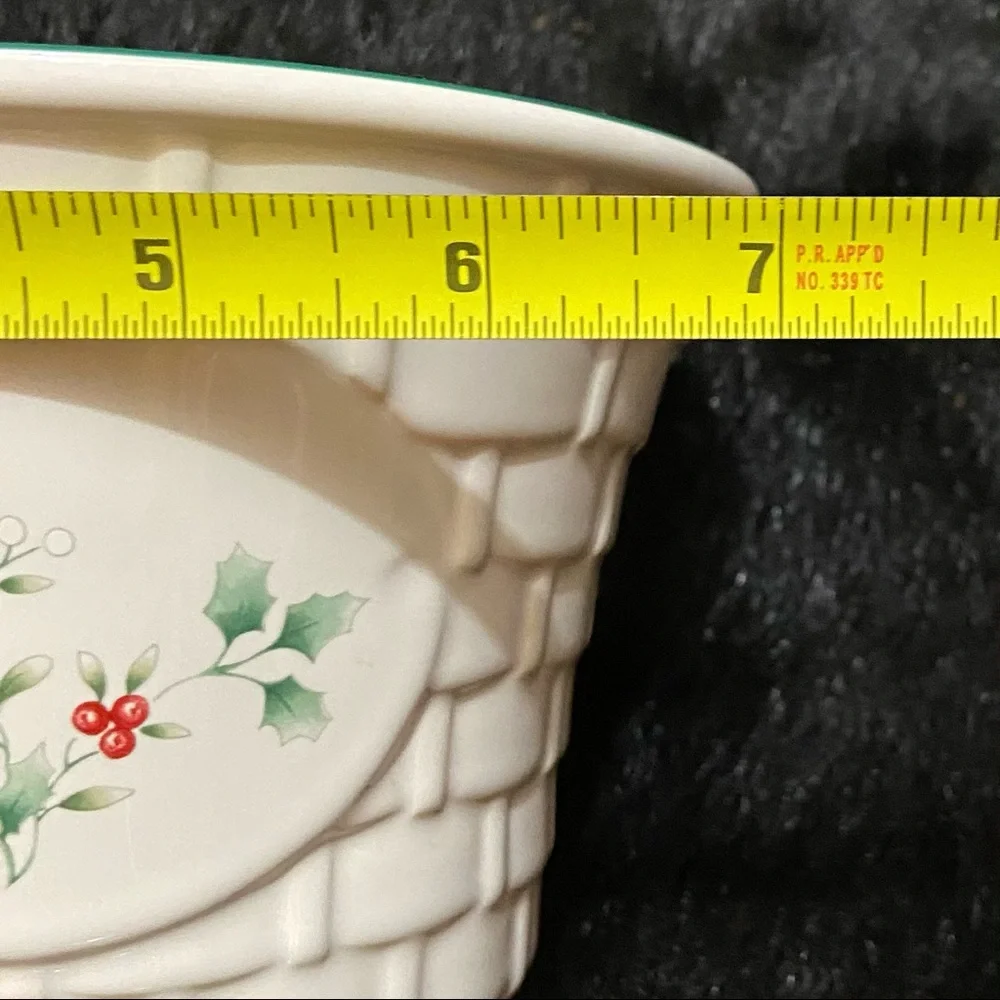 Vintage PFALTZGRAFF Winterberry Vase Planter Floral Ceramic Basket USA Sz 7X4”